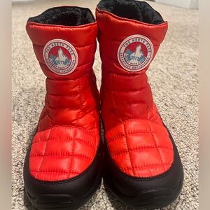 Womens thermoball boots size 8